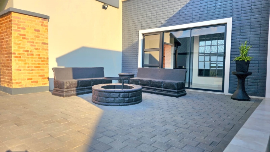 4 Bedroom Property for Sale in Landsmeer Residential Estate North West